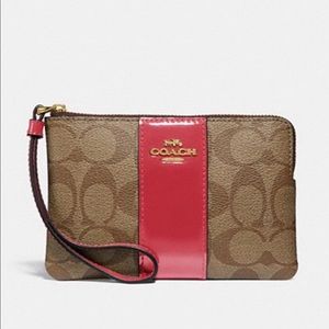 ⭐️NWT! COACH Corner Zip Wristlet-Signature Canvas